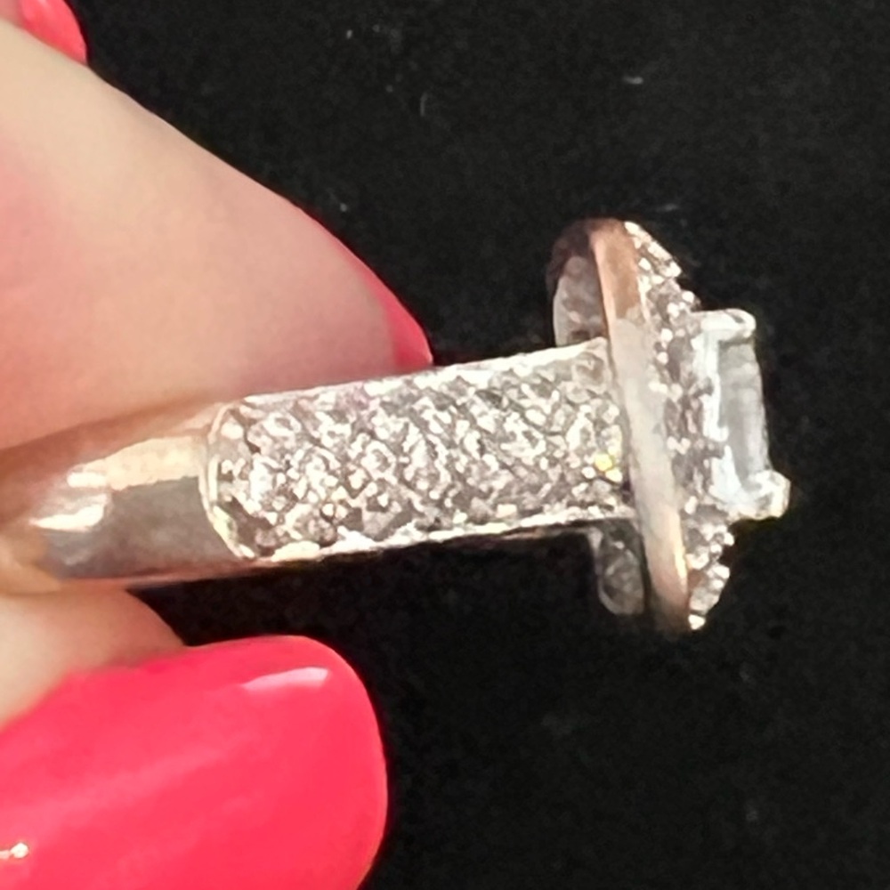 925 STERLING SILVER DIAMOND ENGAGEMENT RING. GORGEOUS! - Picture 5 of 8